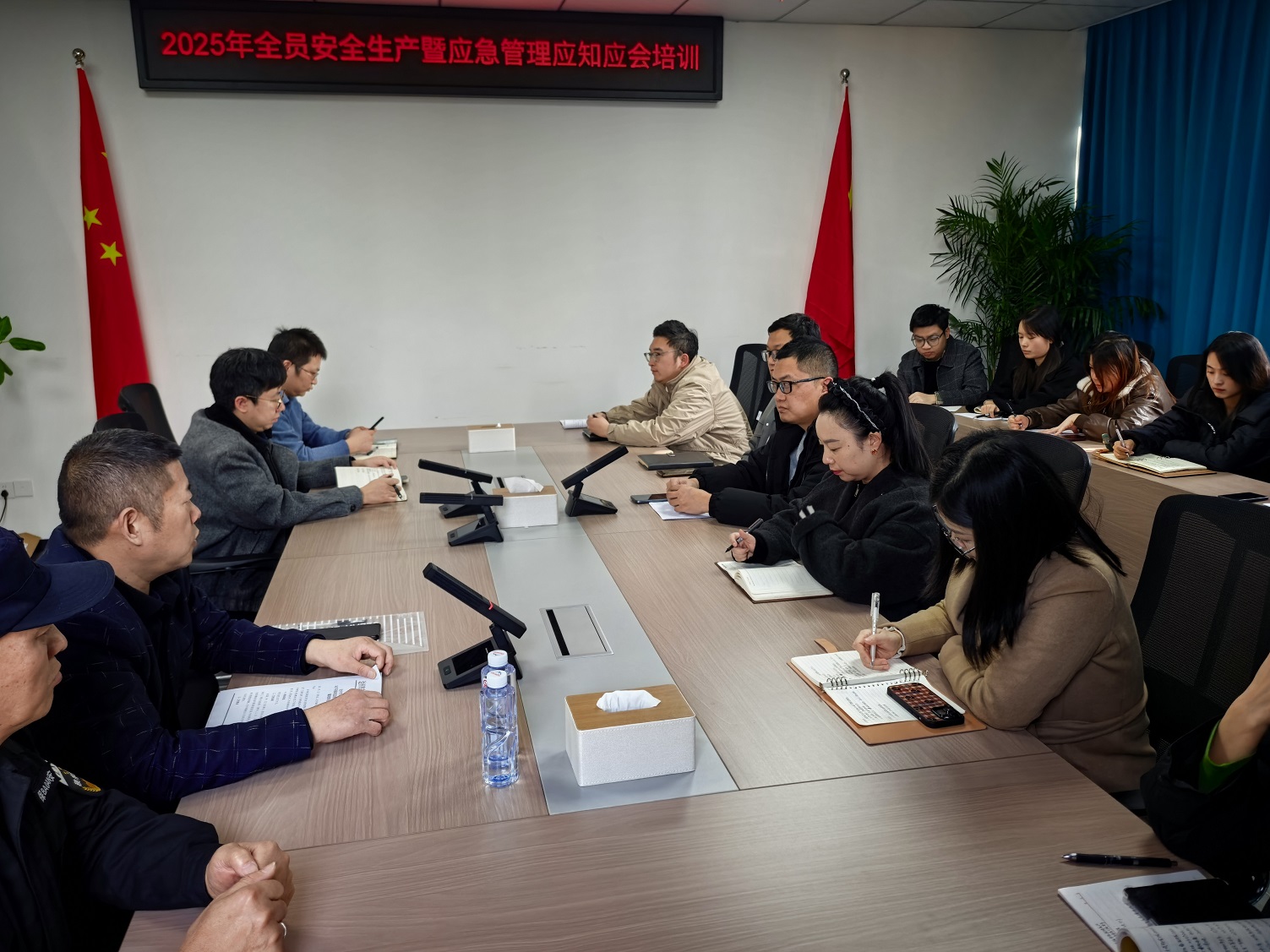 全员练考守护生命 &mdash;&mdash; 达州市水利发展有限责任公司开展全员火灾疏散逃生演练​